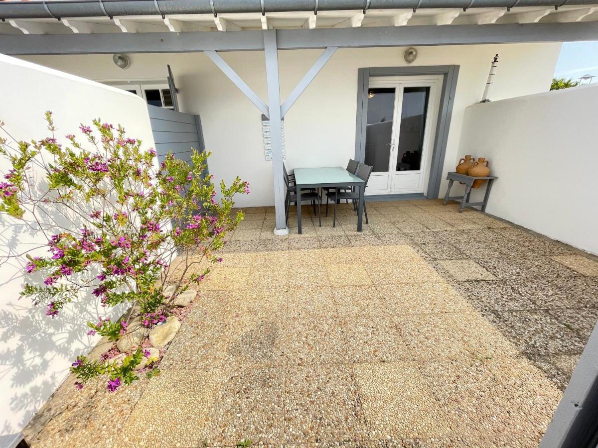 Holiday home Le Clos Du Phare Bleu La Flotte